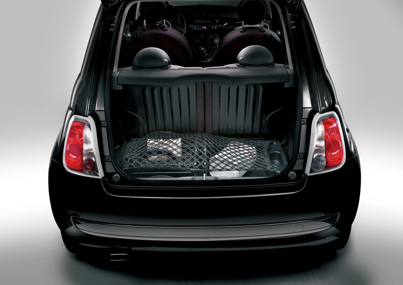Illustration for article titled Fiat 500 Rolls Out in Europe, Bristling with Tech Goodness